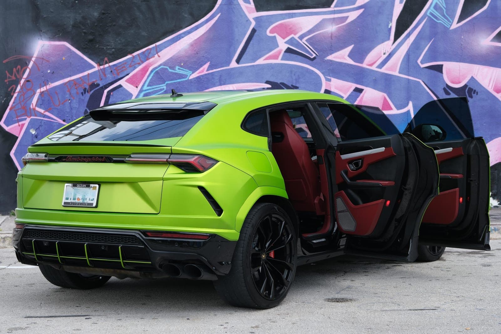 URUS — foto 4