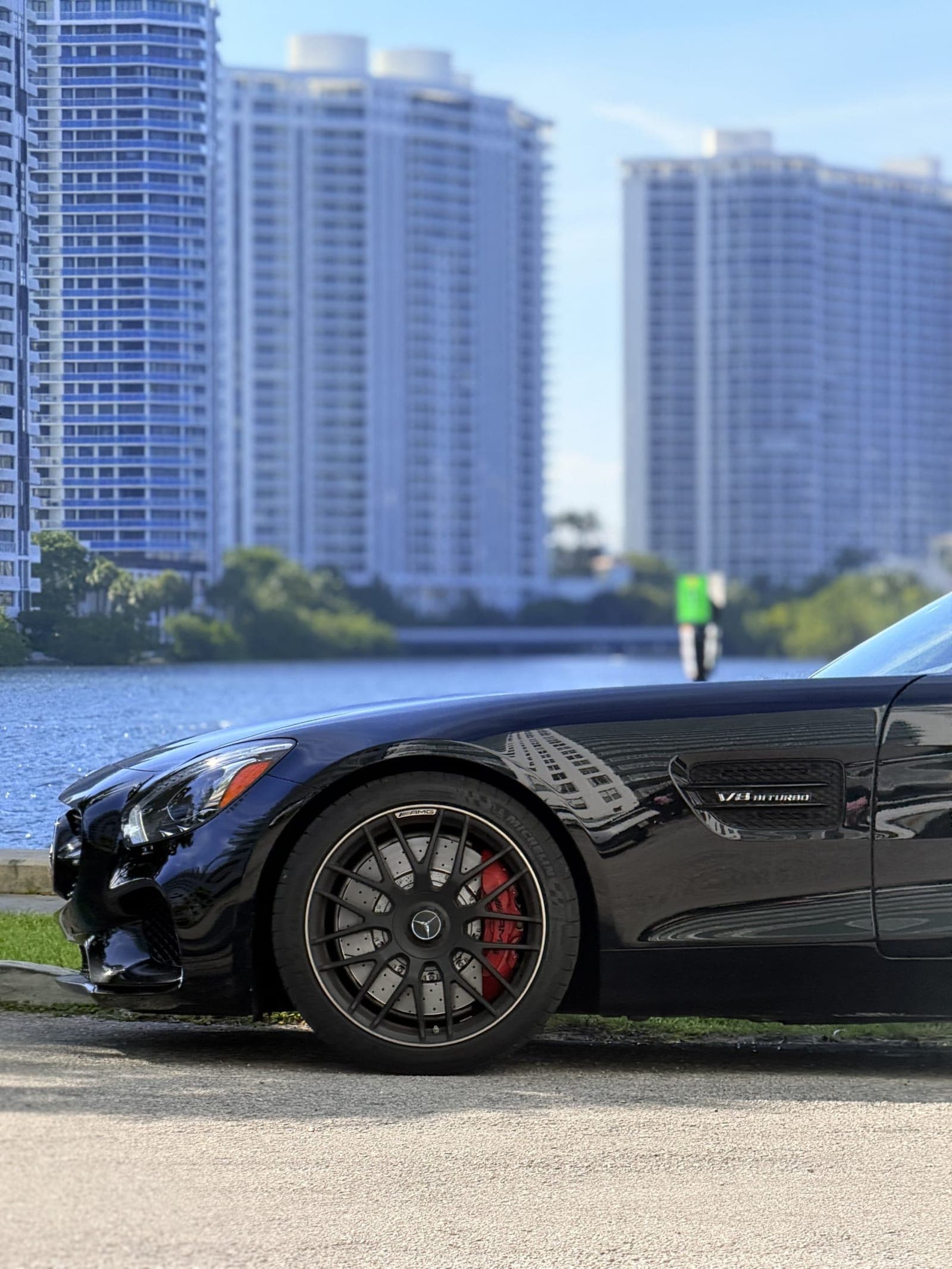 MERCEDES-AMG GT S