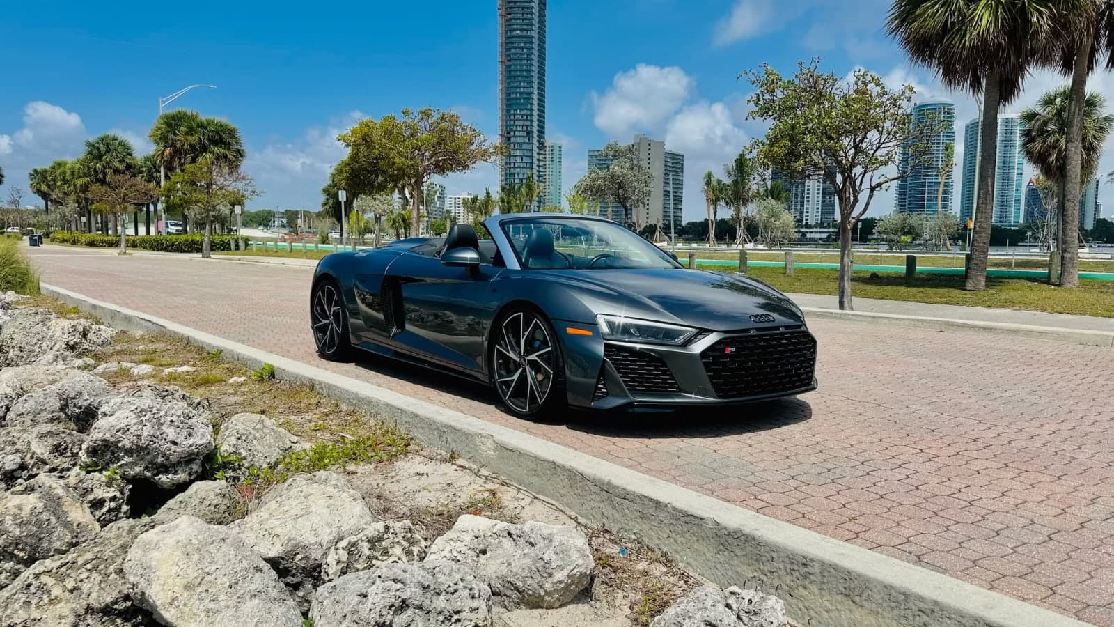 AUDI R8 SPYDER