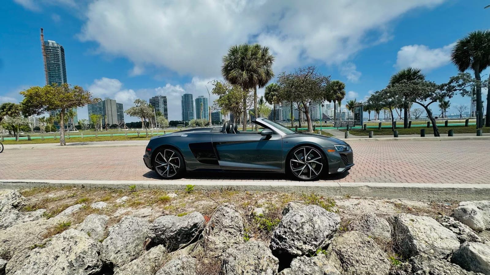 R8 SPYDER — foto 1