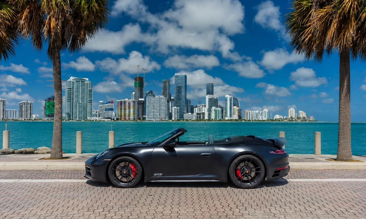 Porsche 911 CARRERA 4 GTS
